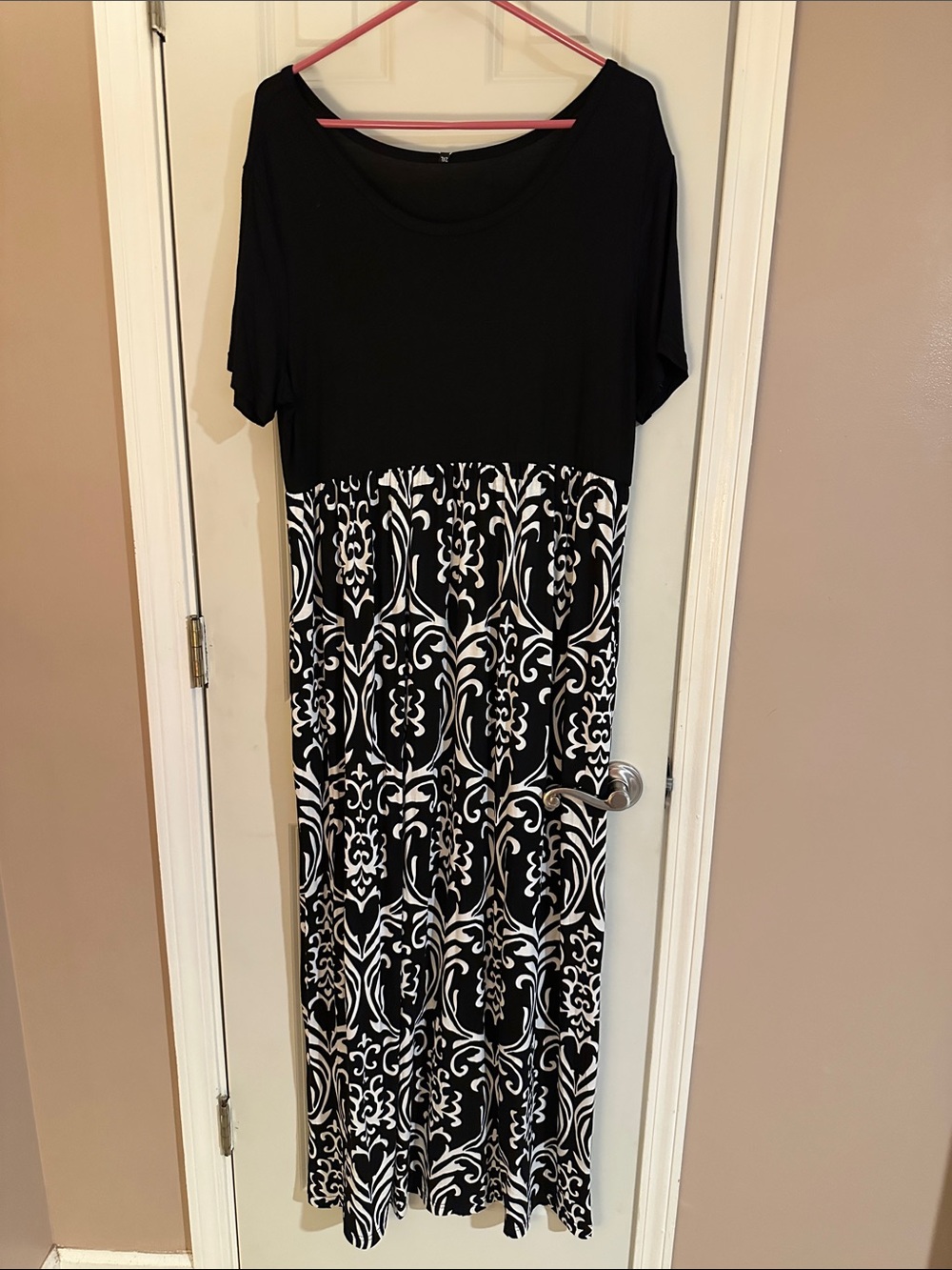 Black & White Patterned Maxi Dress - Casual Women's Dress